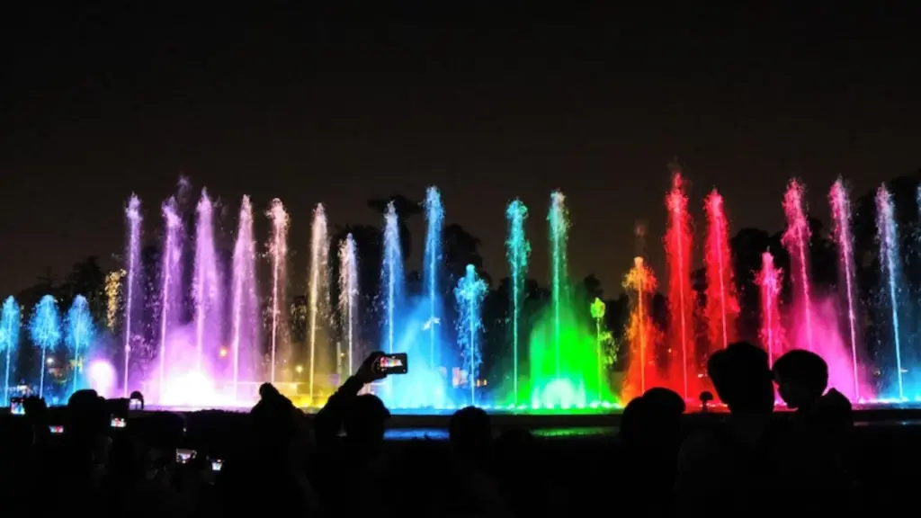 Admire the Fantasy Fountain and its Interactive Light and Music Show