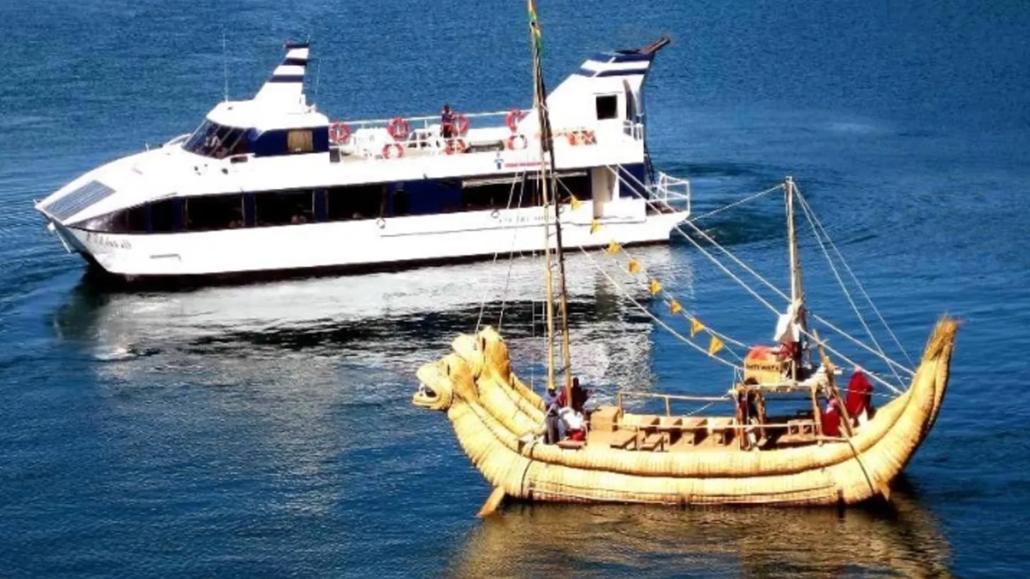 cataraman cruise lake titicaca tour